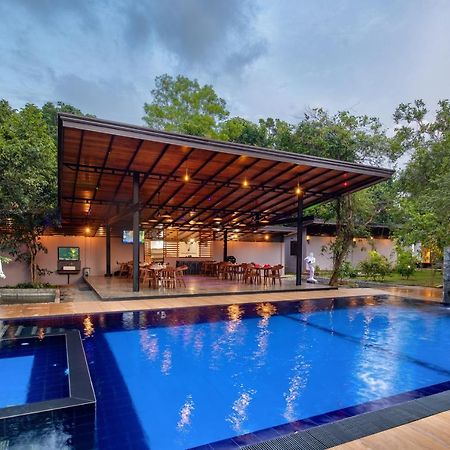 Atha Resort Sigiriya Exterior photo The swimming pool at the hotel